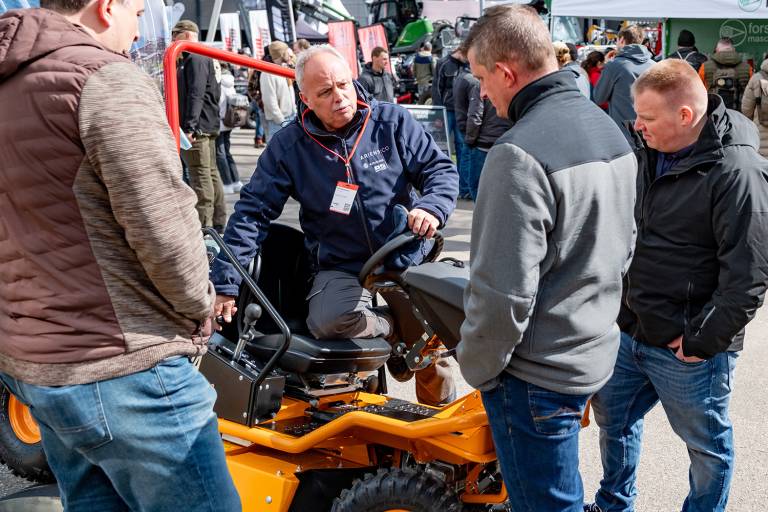 AriensCo with the brands Ariens and AS-Motor at their booth at this years fair: ForstLIve in Offenburg. Presenting their new products to visitors.